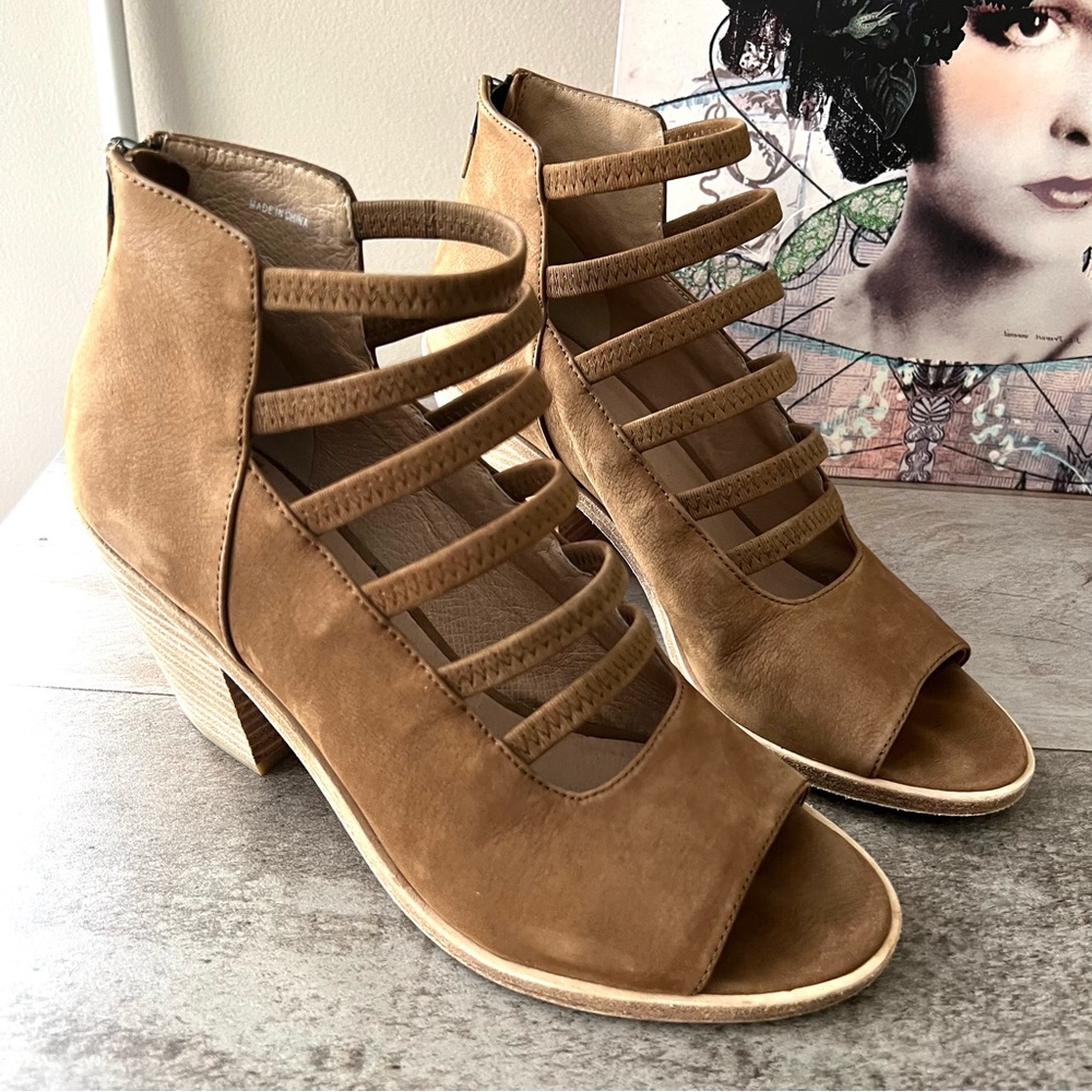 Eileen Fisher James Nubuck Strappy Wedge Sandals 7.5